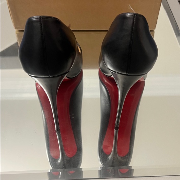 Christian Louboutin Classic Black Heels - Picture 4 of 4